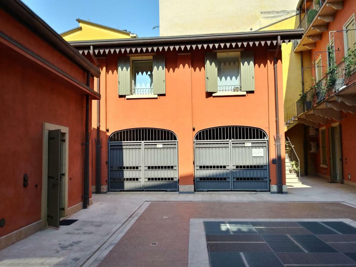 I Gechi Apartment Verona Luaran gambar
