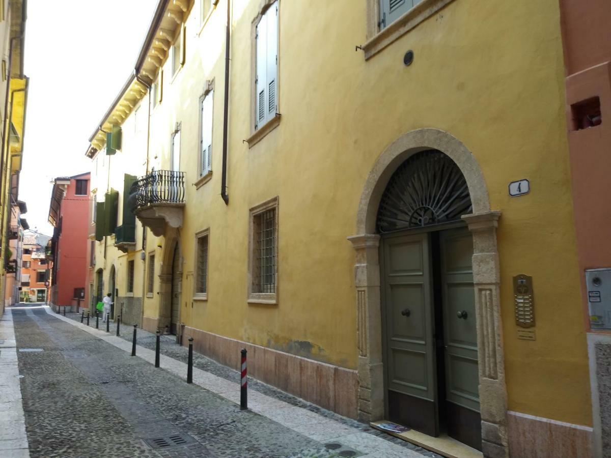 I Gechi Apartment Verona Luaran gambar